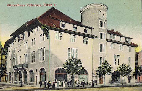 Postkarte vom Volkshaus mit dem alkoholfreien Restaurant im Erdgeschoss um 1920.