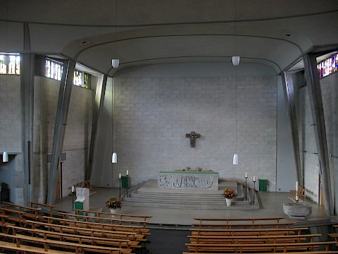 Der Innenraum der Kirche Felix und Regula nach seiner Renovation im Jahre 2013